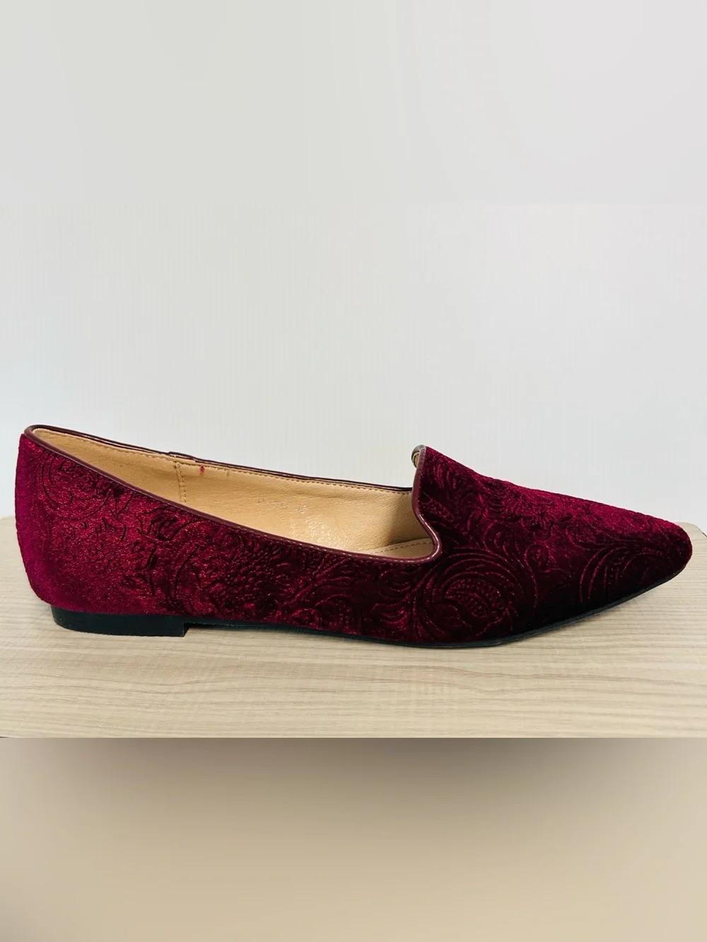 Dolce Nome NWOT “Pico” Leather Burgundy Geometric Embossed Loafers Womens 9